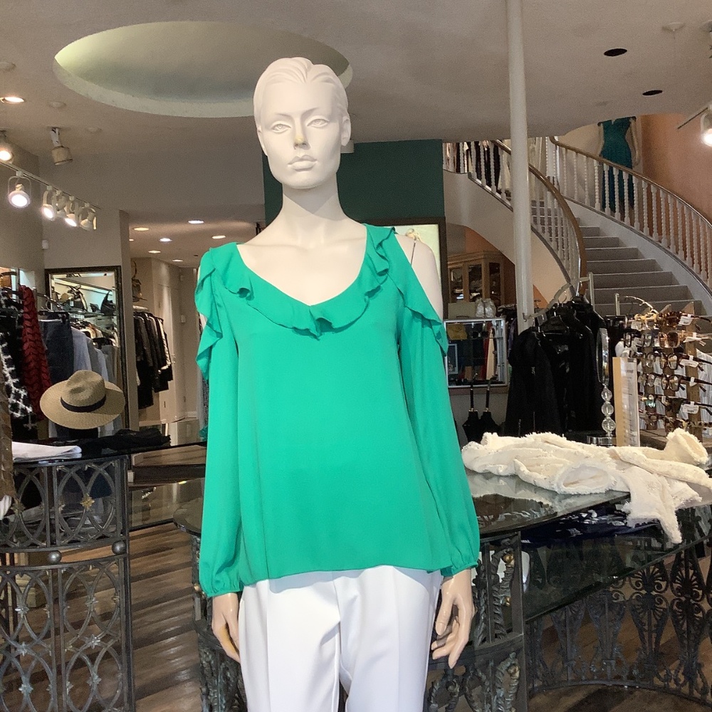 Lucky girl shirt ! Gorgeous shade of green great all year - Picture 6 of 6